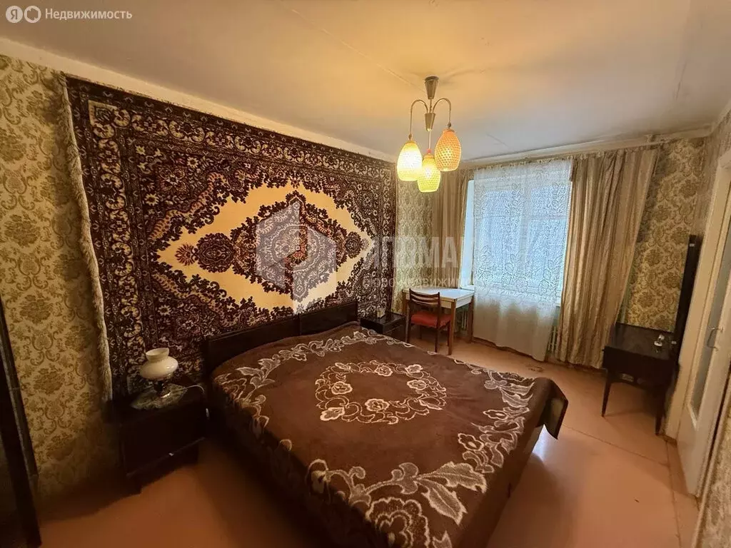 3-комнатная квартира: посёлок городского типа Селятино, Клубная улица, ... - Фото 1