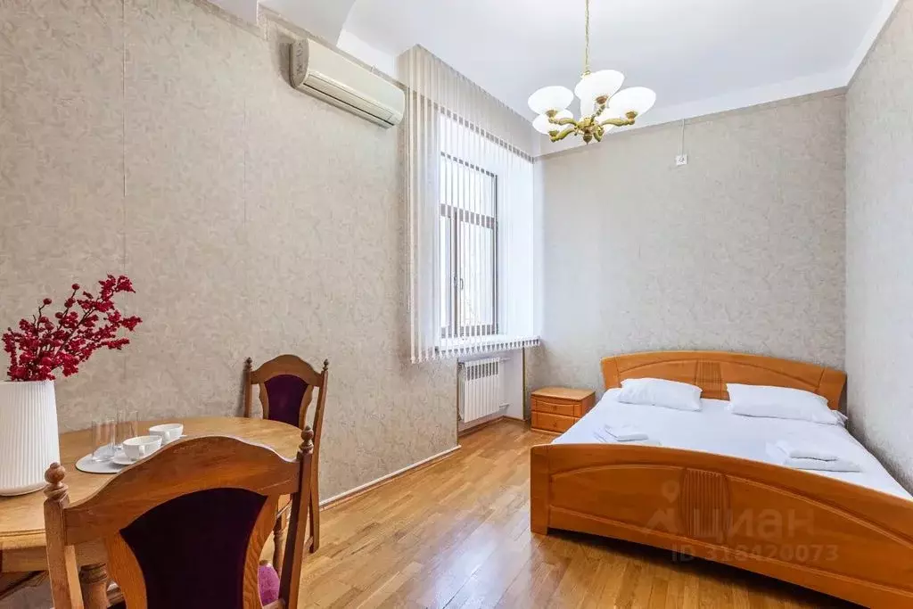 Комната Москва Чистопрудный бул., 11С1 - Фото 0