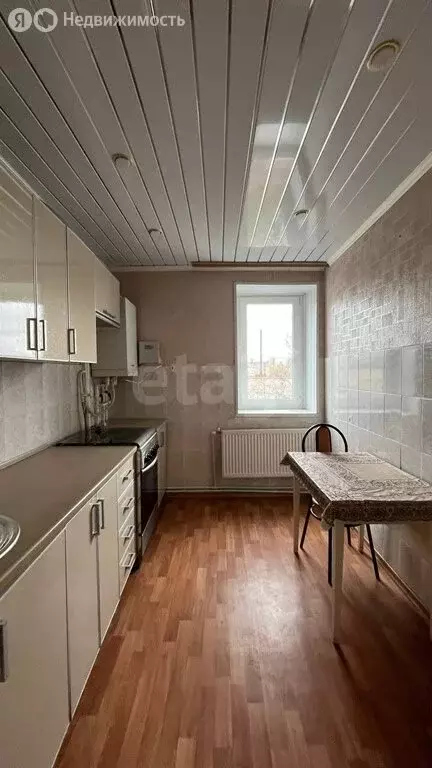 3-комнатная квартира: Жуковка, Почтовая улица, 10 (58.9 м) - Фото 1