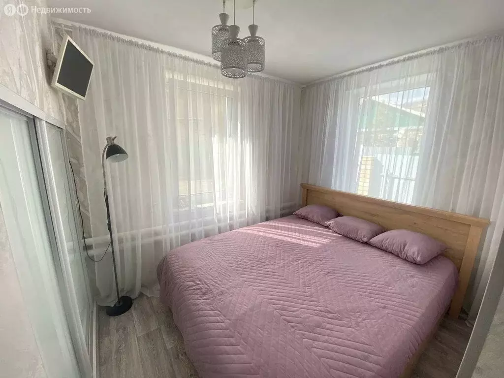 3-комнатная квартира: Саратов, Капитальная улица, 9 (56.6 м) - Фото 1