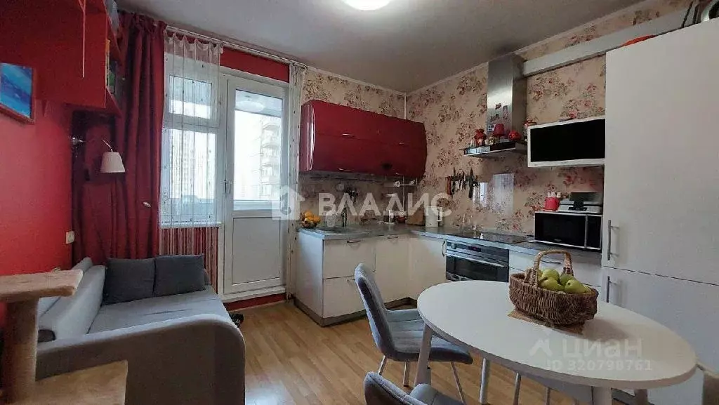 Продается 2-комнатная квартира - Фото 1