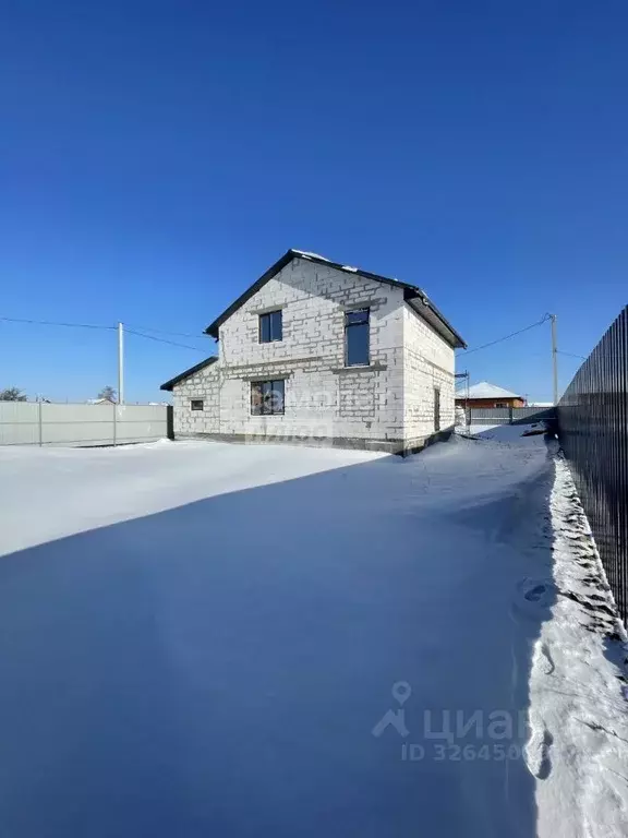 Дом в Курская область, Октябрьский район, Черницынский сельсовет, д. ... - Фото 1