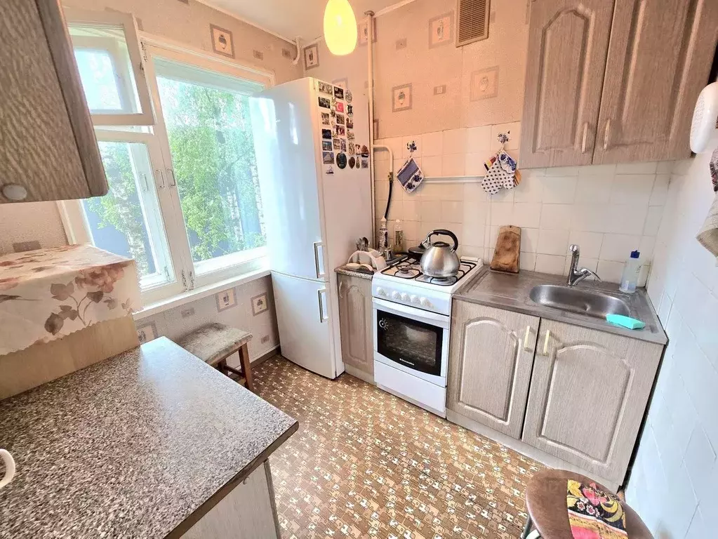 4-к кв. Смоленская область, Смоленск просп. Строителей, 12 (61.0 м) - Фото 0