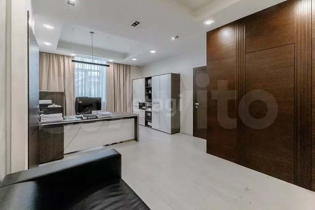 Продам офисное помещение, 1728 м - Фото 1