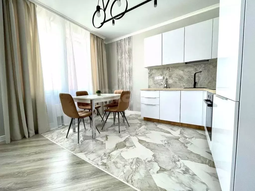 2-к кв. Татарстан, Казань ул. Родины, 26А (40.0 м) - Фото 2
