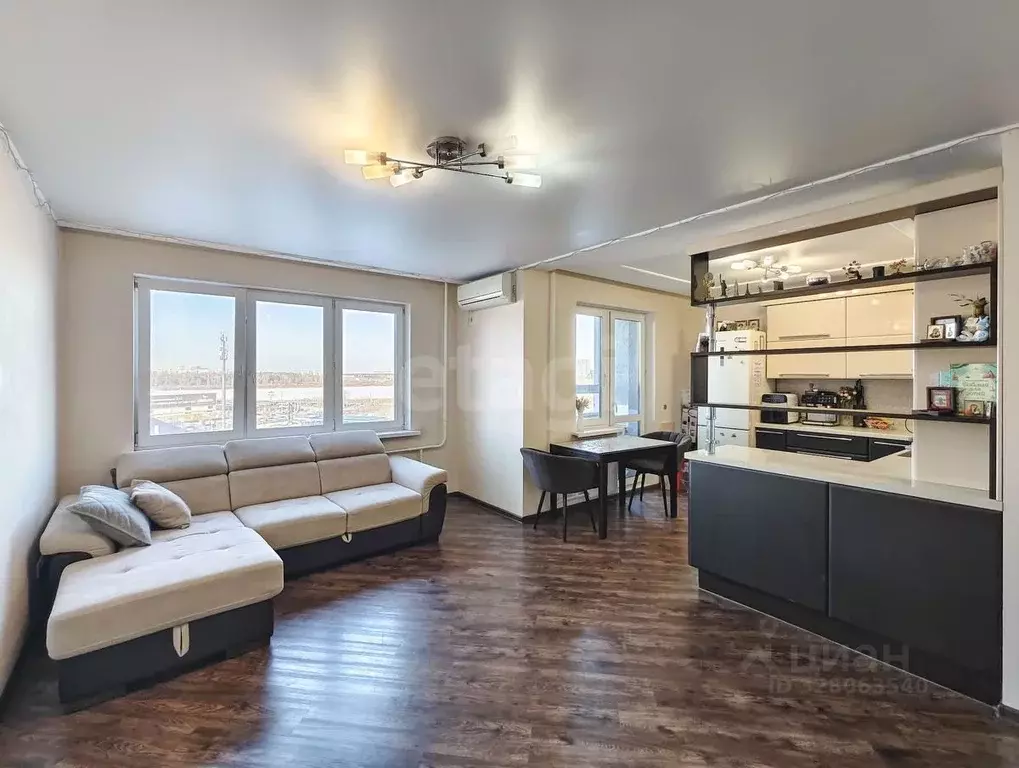 3-к кв. Тюменская область, Тюмень ул. Ю.-Р.Г. Эрвье, 26 (76.4 м) - Фото 1