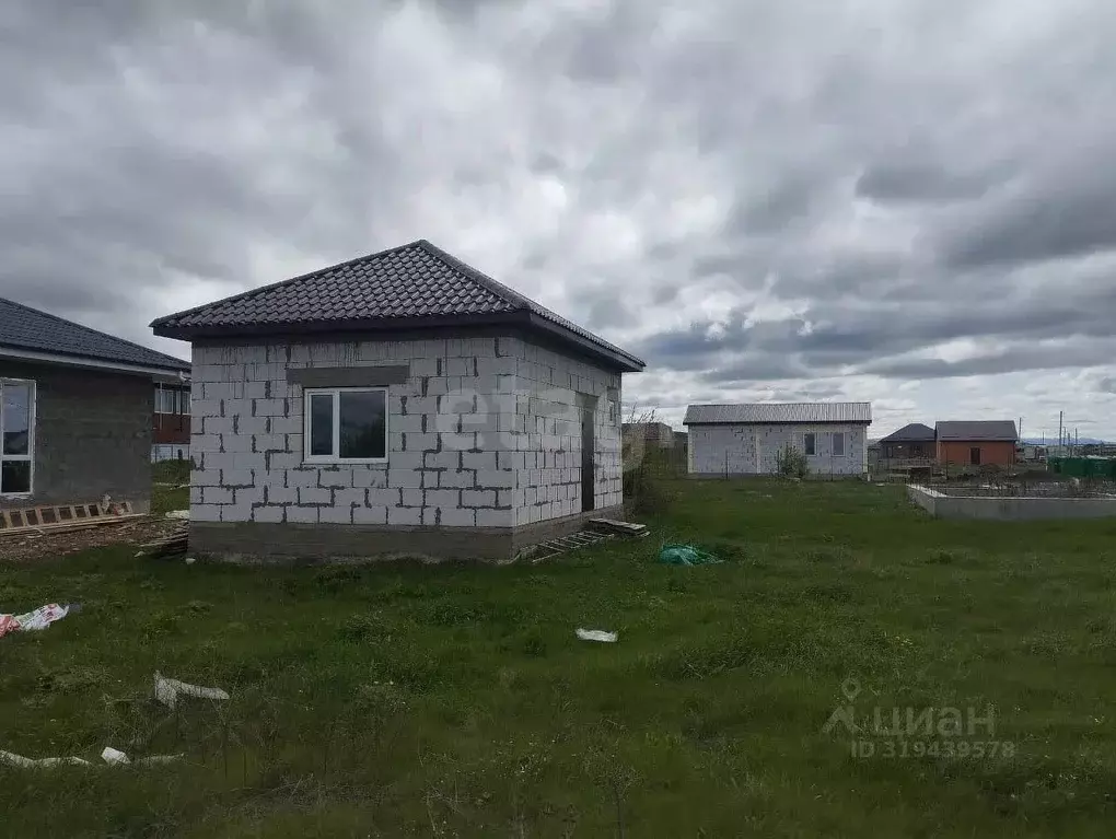 Дом в Адыгея, Майкоп Российская ул. (41 м) - Фото 0