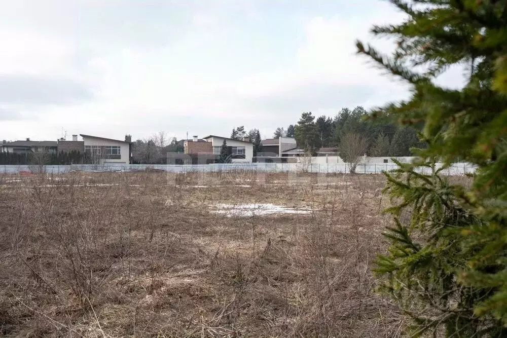 Участок в Московская область, Красногорск городской округ, д. ... - Фото 0