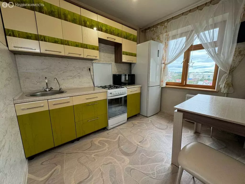 3-комнатная квартира: Комсомольск-на-Амуре, Комсомольская улица, 84к2 ... - Фото 0