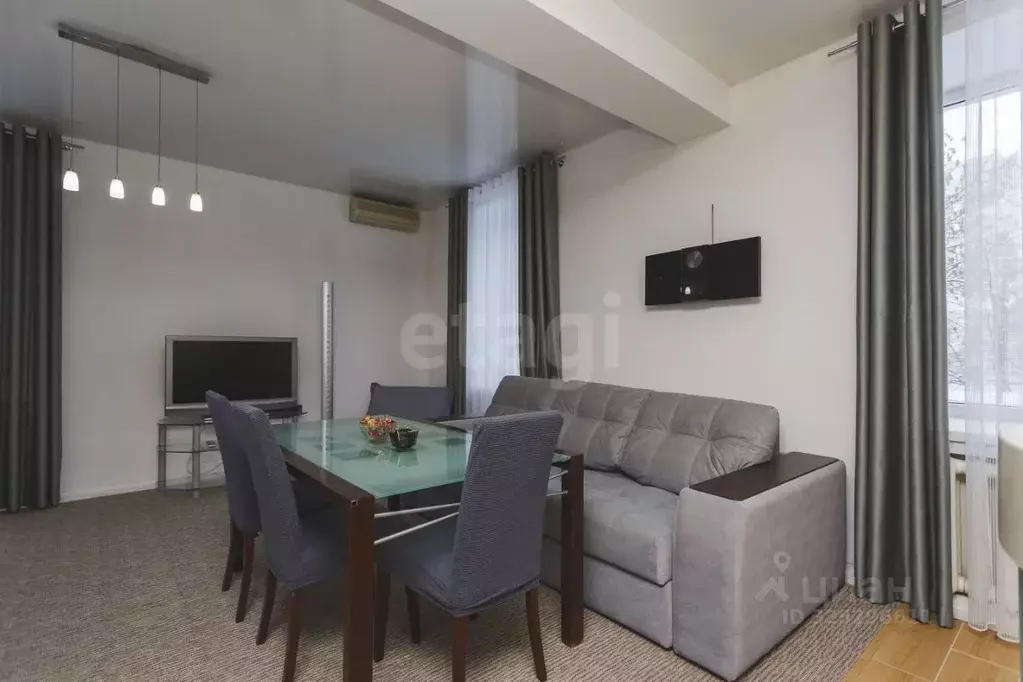 3-к кв. Башкортостан, Уфа ул. Октябрьской Революции, 7/1 (86.6 м) - Фото 1