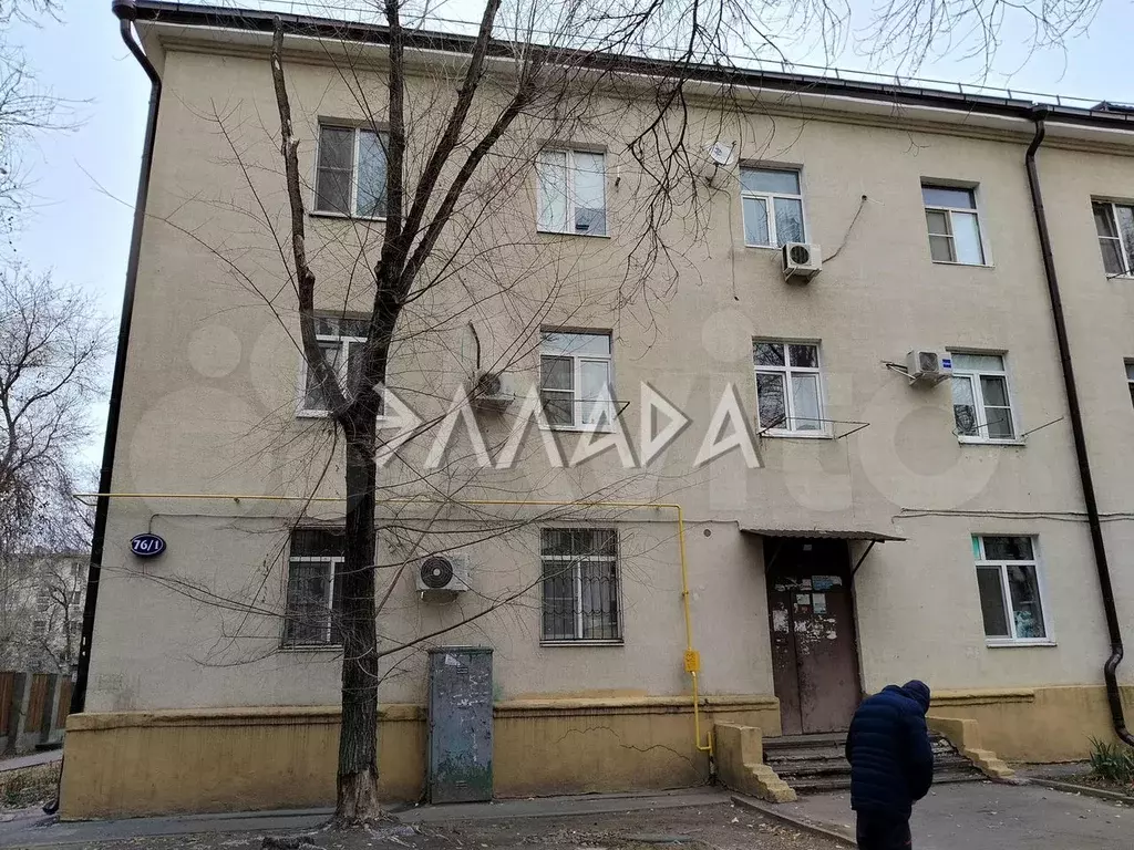 Комната 20 м в 1-к., 2/4 эт. - Фото 0