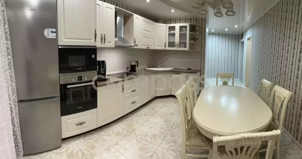 3-к кв. Тюменская область, Тюмень Кремлевская ул., 85 (90.6 м) - Фото 0