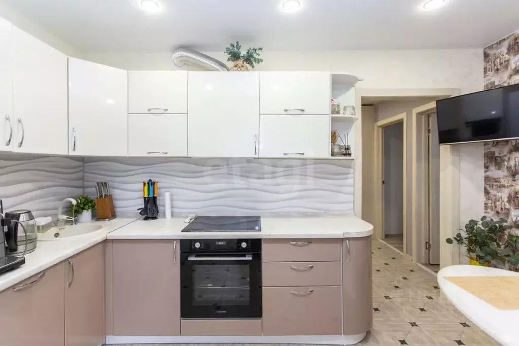 2-к кв. Тюменская область, Тобольск 15-й мкр, 39 (53.0 м) - Фото 1