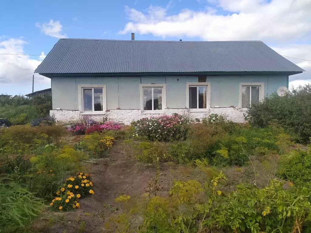 Дом в Тюменская область, Викуловский район, с. Нововяткино ул. Мира ... - Фото 0