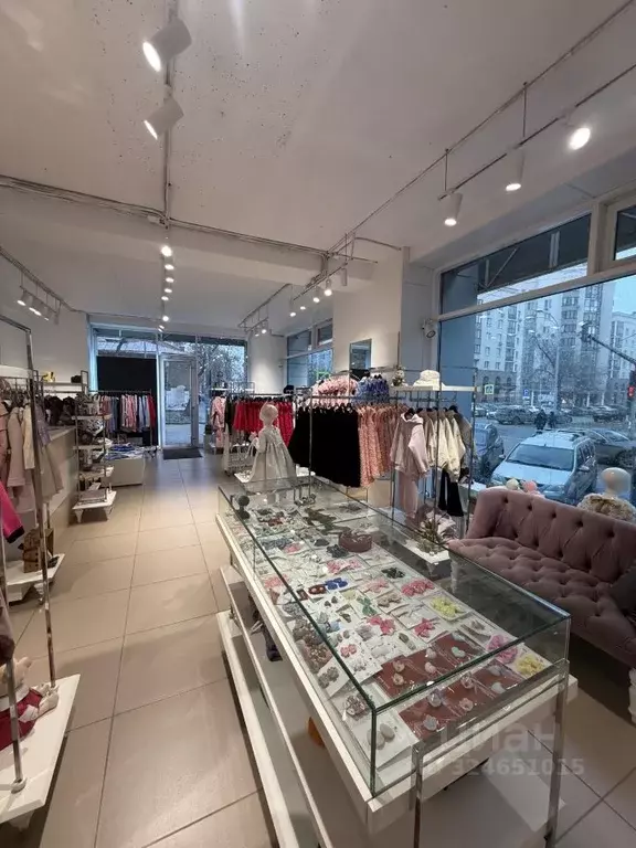 Торговая площадь в Свердловская область, Екатеринбург ул. Сакко и ... - Фото 2