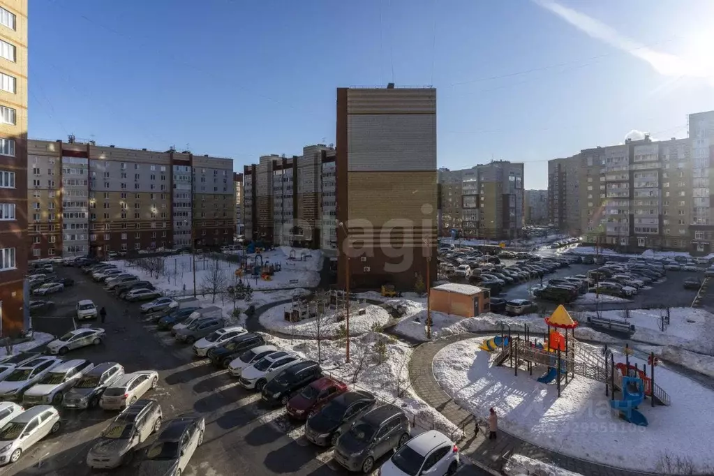 2-к кв. Тюменская область, Тюмень ул. Пермякова, 77 (63.4 м) - Фото 1