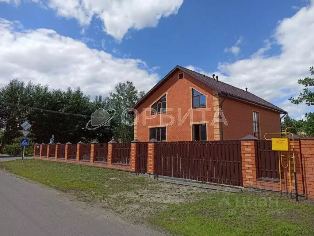 Дом в Тюменская область, Тюмень Отрадная ул., 1 (420 м) - Фото 1