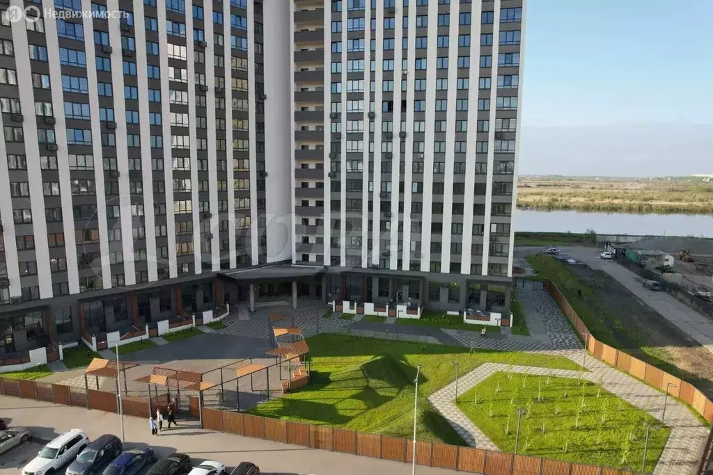 2-комнатная квартира: Тюмень, Краснооктябрьская улица, 8 (66 м) - Фото 0