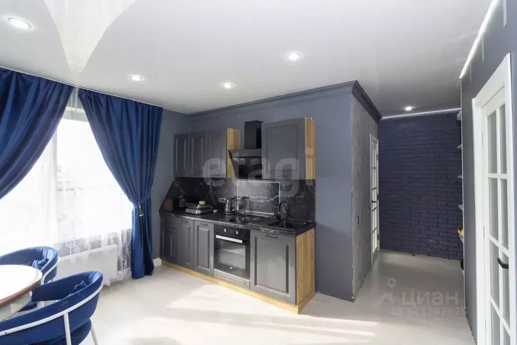 2-к кв. Тюменская область, Тюмень Ставропольская ул., 160 (56.3 м) - Фото 1