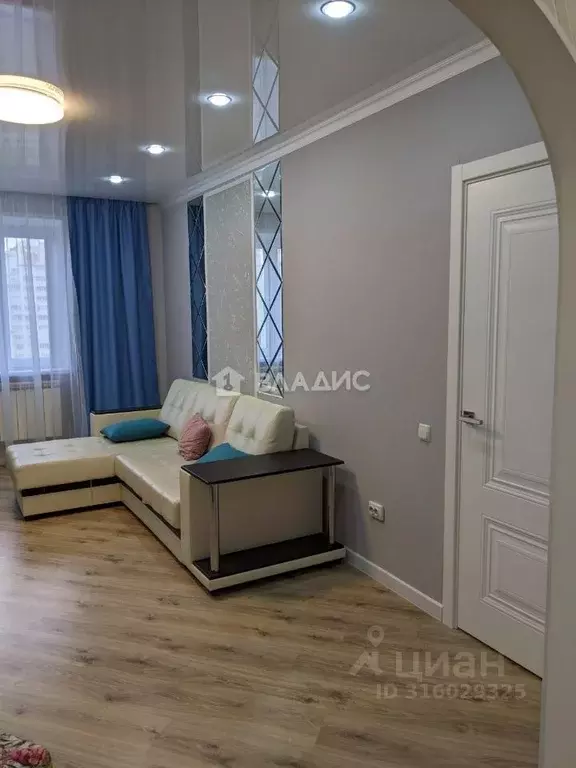 3-к кв. Белгородская область, Белгород ул. Есенина, 20а (72.0 м) - Фото 0