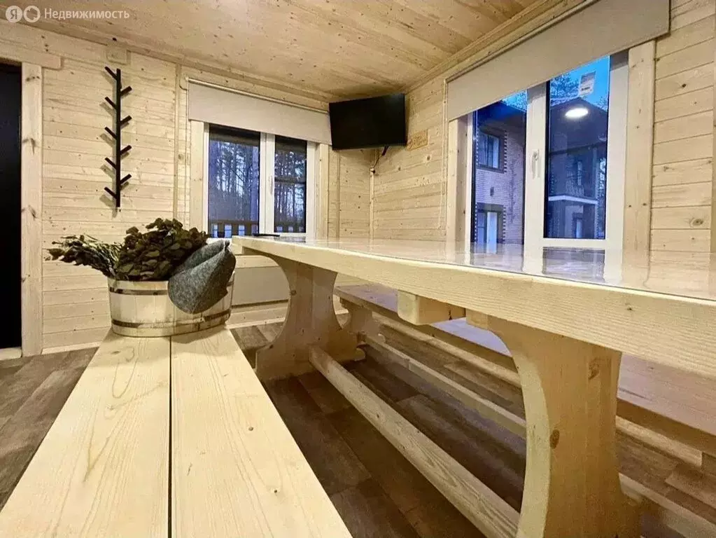 Дом в Рахьинское городское поселение, деревня Морье (200 м) - Фото 0