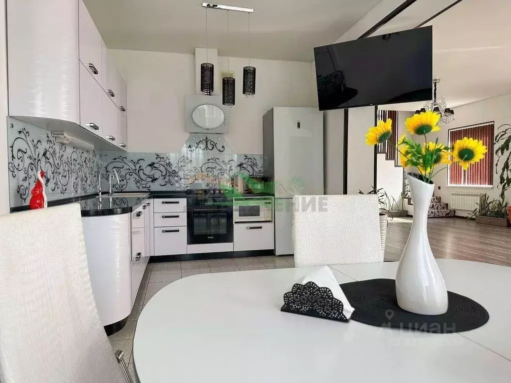 Дом в Белгородская область, Белгород ул. Имени Н.Б. Голицына (170 м) - Фото 2