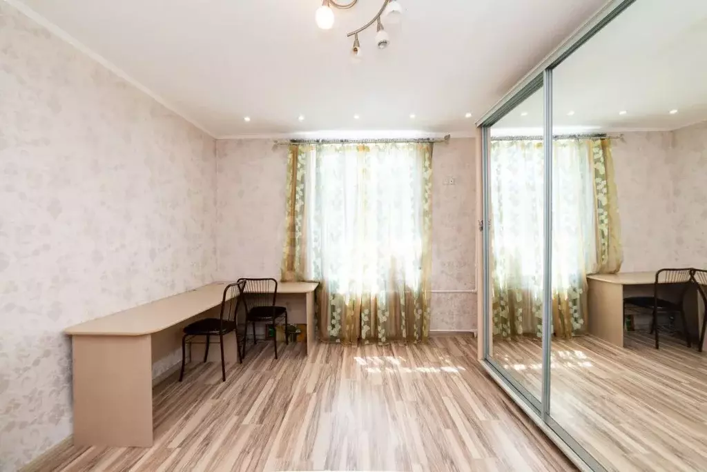 2-к кв. Курганская область, Курган ул. Красина, 71 (57.8 м) - Фото 0