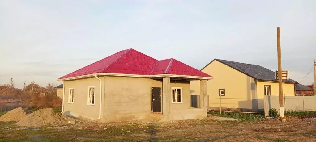 Дом в Адыгея, Тахтамукайский район, Энем пгт Пролетарская ул. (90 м) - Фото 1