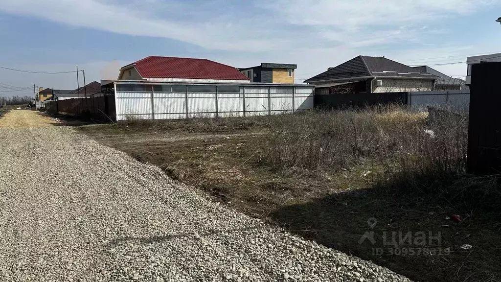 Участок в Краснодарский край, Краснодар Комарово кп, ул. Лисичанская, ... - Фото 0