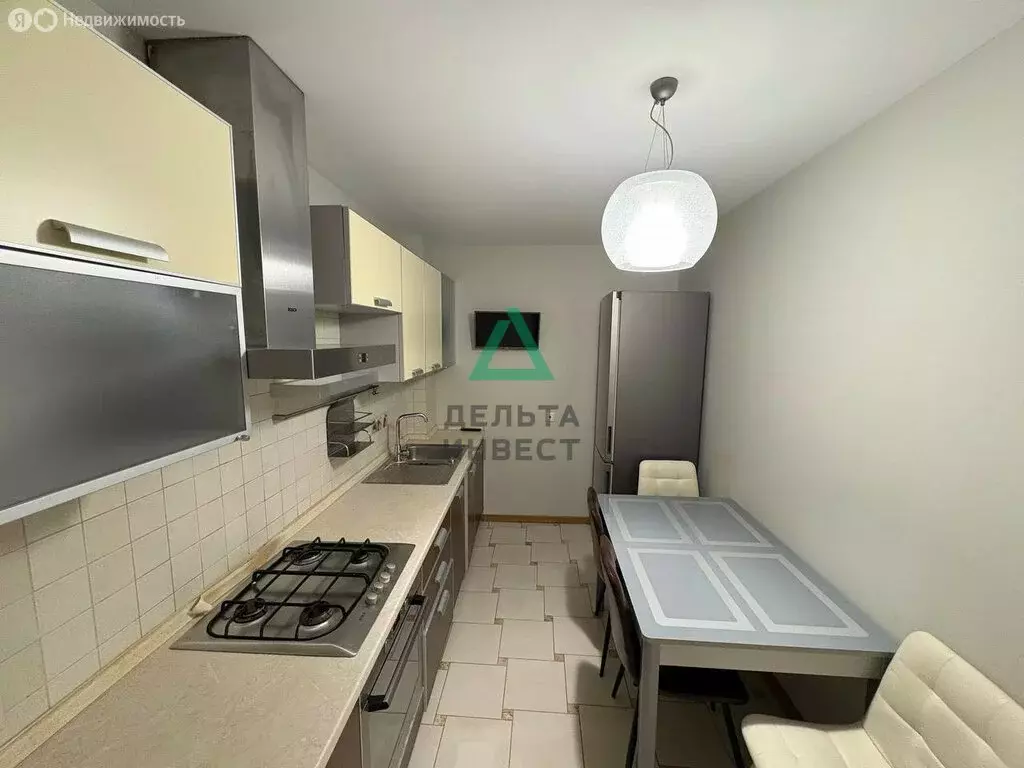 3-комнатная квартира: Уфа, Комсомольская улица, 18 (68.9 м) - Фото 2