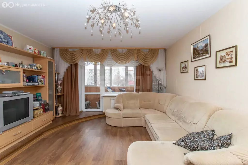 4-комнатная квартира: Тобольск, микрорайон 7А, 38А (77 м) - Фото 1