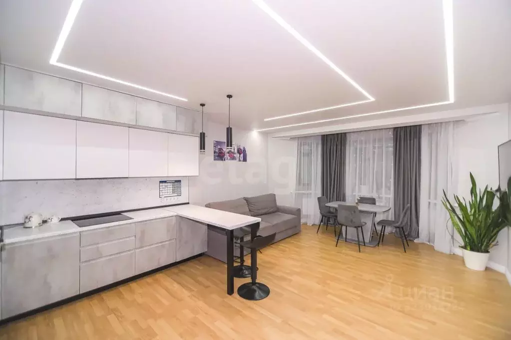 3-к кв. Ханты-Мансийский АО, Сургут Комсомольский просп., 13 (111.3 м) - Фото 1