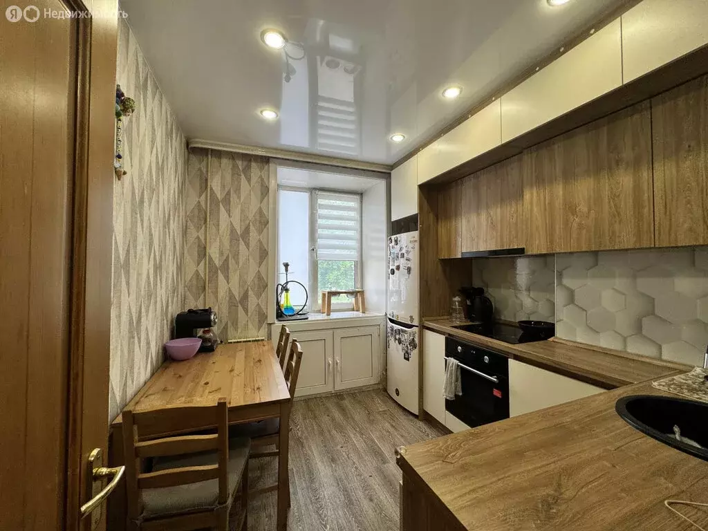3-комнатная квартира: Ангарск, 19-й квартал, 5 (64.2 м) - Фото 0