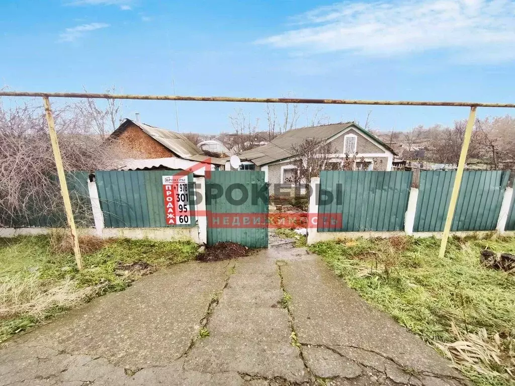 Дом в Крым, Бахчисарайский район, с. Угловое ул. Комарова, 9 (76 м) - Фото 2