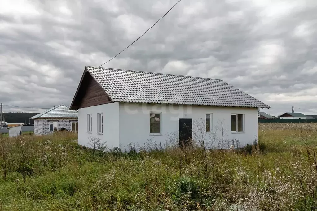 Дом в Свердловская область, Белоярский муниципальный округ, с. ... - Фото 1