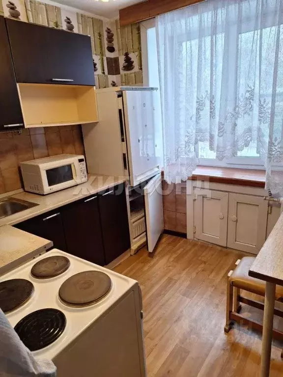 1-к кв. Новосибирская область, Новосибирск ул. Динамовцев, 16 (30.0 м) - Фото 2