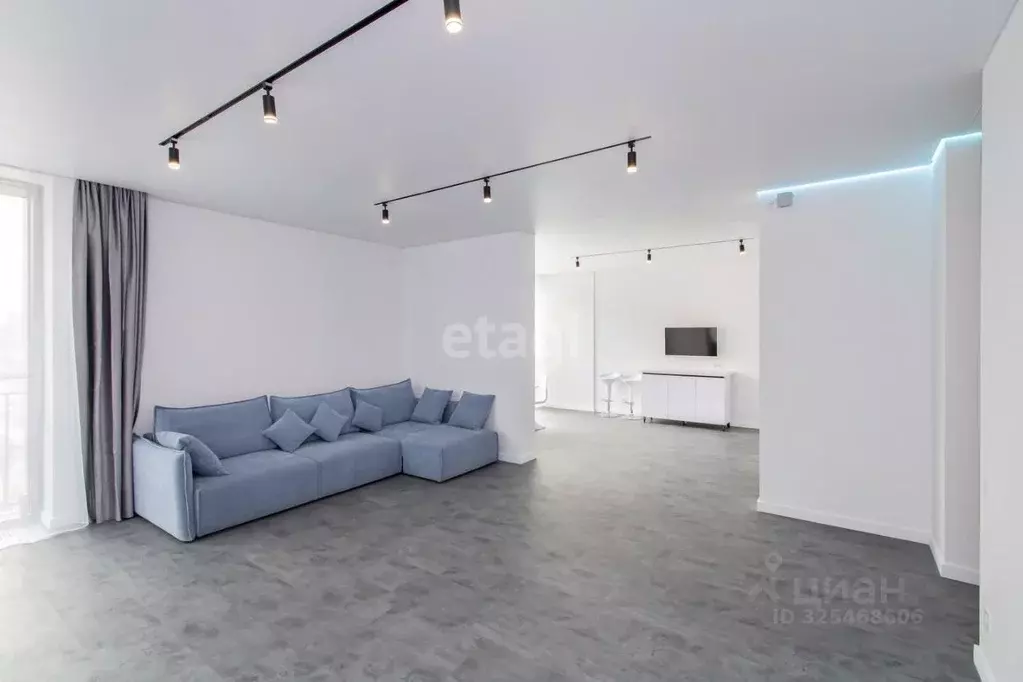 2-к кв. Тюменская область, Тюмень ул. 50 лет Октября, 4 (86.2 м) - Фото 1