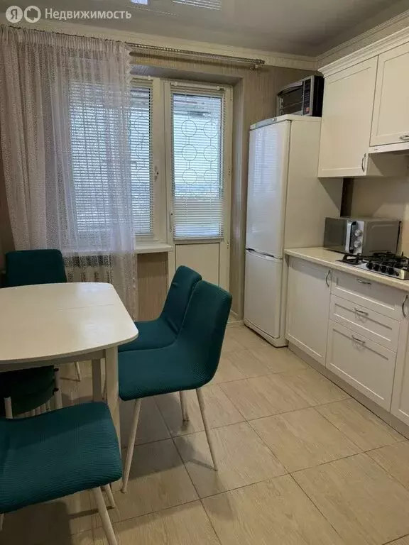 3-комнатная квартира: Нальчик, улица Осипенко, 26 (64.5 м) - Фото 1