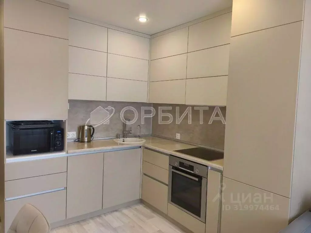 2-к кв. Тюменская область, Тюмень ул. Василия Подшибякина, 12 (62.1 м) - Фото 1