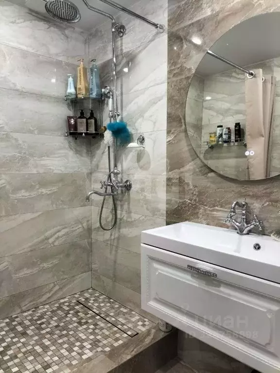 3-к кв. Брянская область, Брянск ул. А.К. Толстого, 4 (81.5 м) - Фото 2