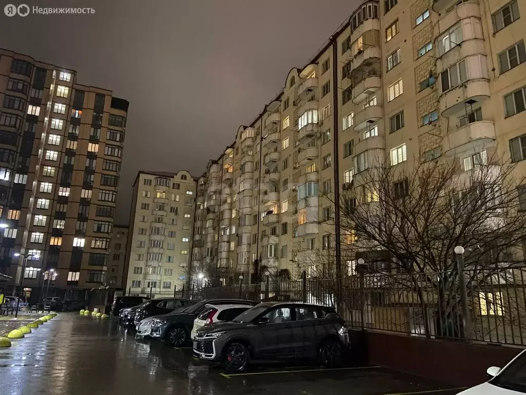 2-комнатная квартира: Махачкала, проспект Имама Шамиля, 52А (60 м) - Фото 1