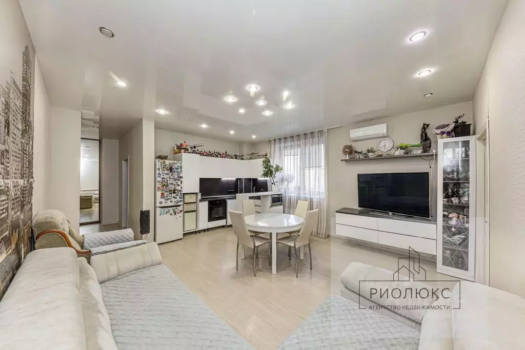 3-к кв. Челябинская область, Челябинск ул. Бейвеля, 18 (80.0 м) - Фото 1