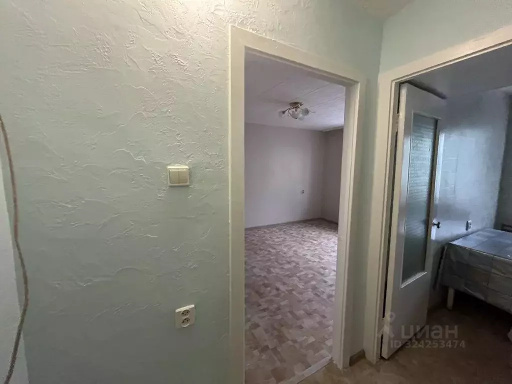 1-к кв. Удмуртия, Ижевск ул. 10 лет Октября, 51 (30.0 м) - Фото 1