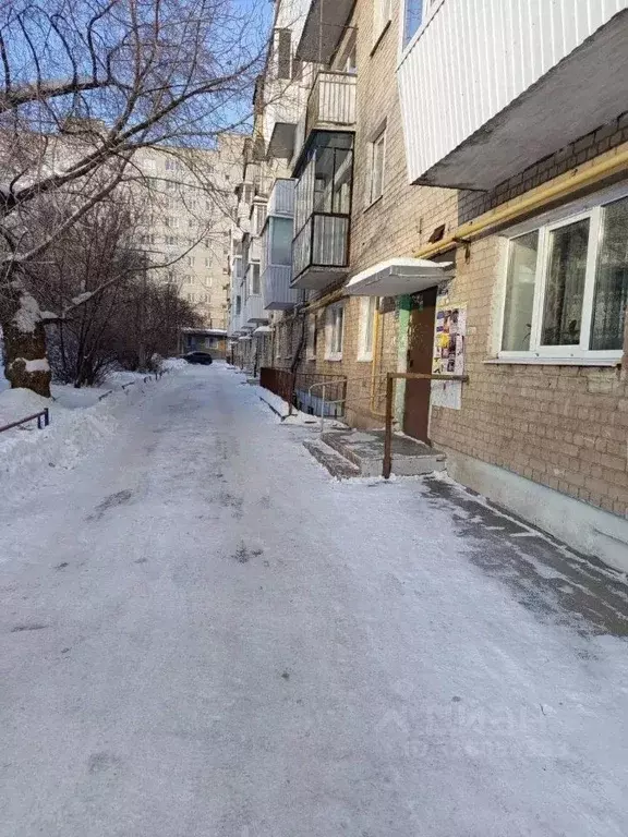 1-к кв. Свердловская область, Каменск-Уральский ул. Гоголя, 17 (30.4 ... - Фото 2