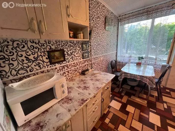 2-комнатная квартира: Мирный, улица Сырникова, 18 (50 м) - Фото 0