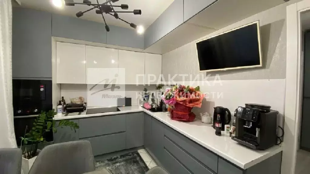 Продается 3-комнатная квартира - Фото 1