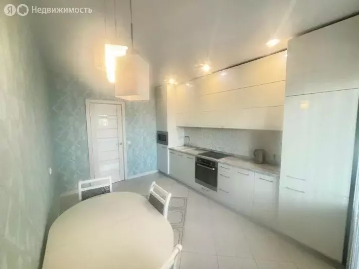 2-комнатная квартира: Краснодар, улица Ивана Беличенко, 87 (65 м) - Фото 1