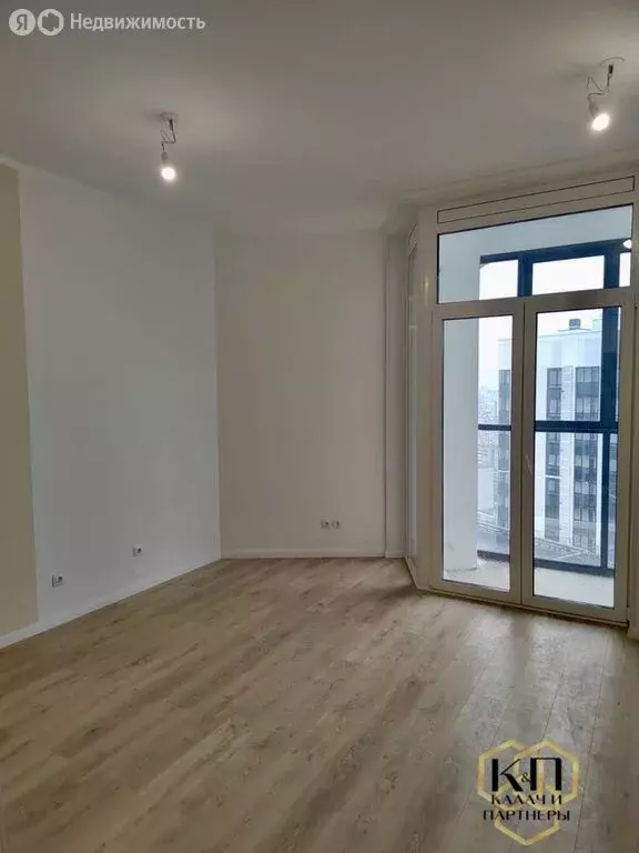 Квартира-студия: Екатеринбург, улица 8 Марта, 204Г (28.1 м) - Фото 1