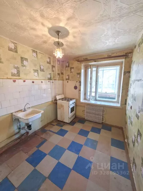 2-к кв. Кировская область, Кирово-Чепецк Школьная ул., 6к1 (48.4 м) - Фото 1