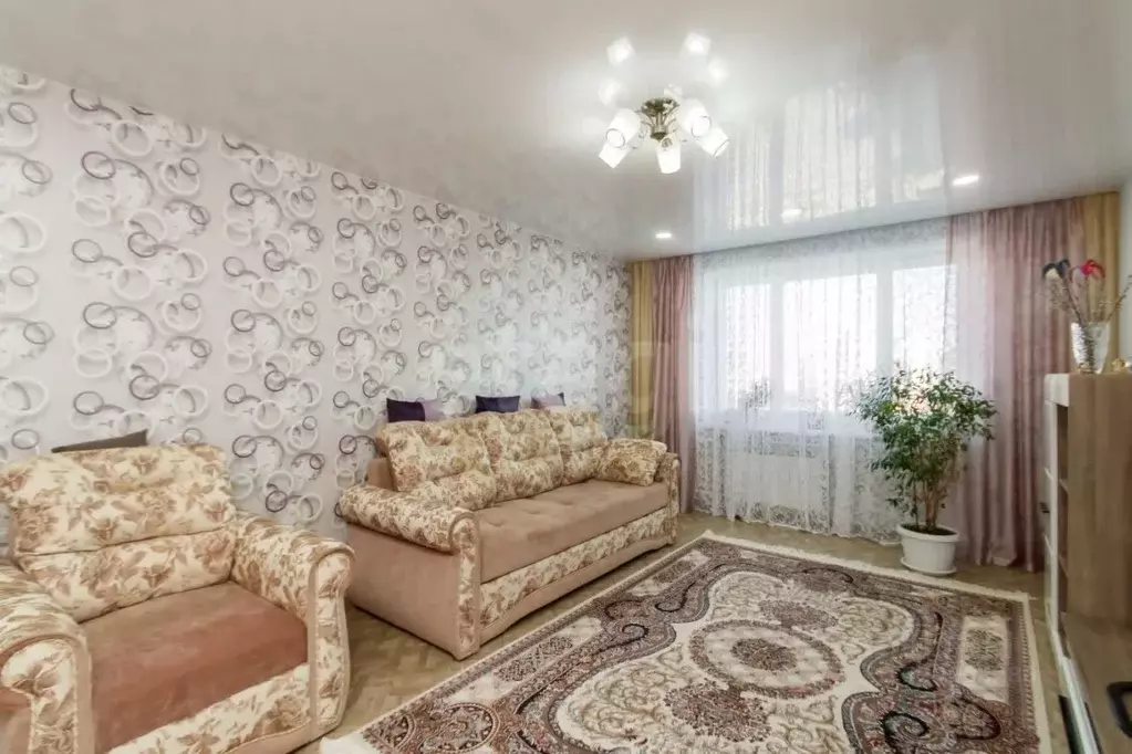 2-к кв. Тюменская область, Тюмень ул. Павла Шарова, 1к1 (67.1 м) - Фото 1